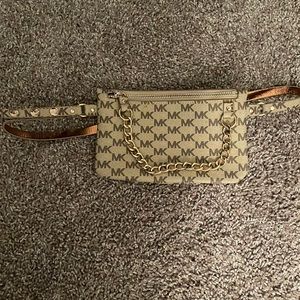 Michael Kors belt pouch!!